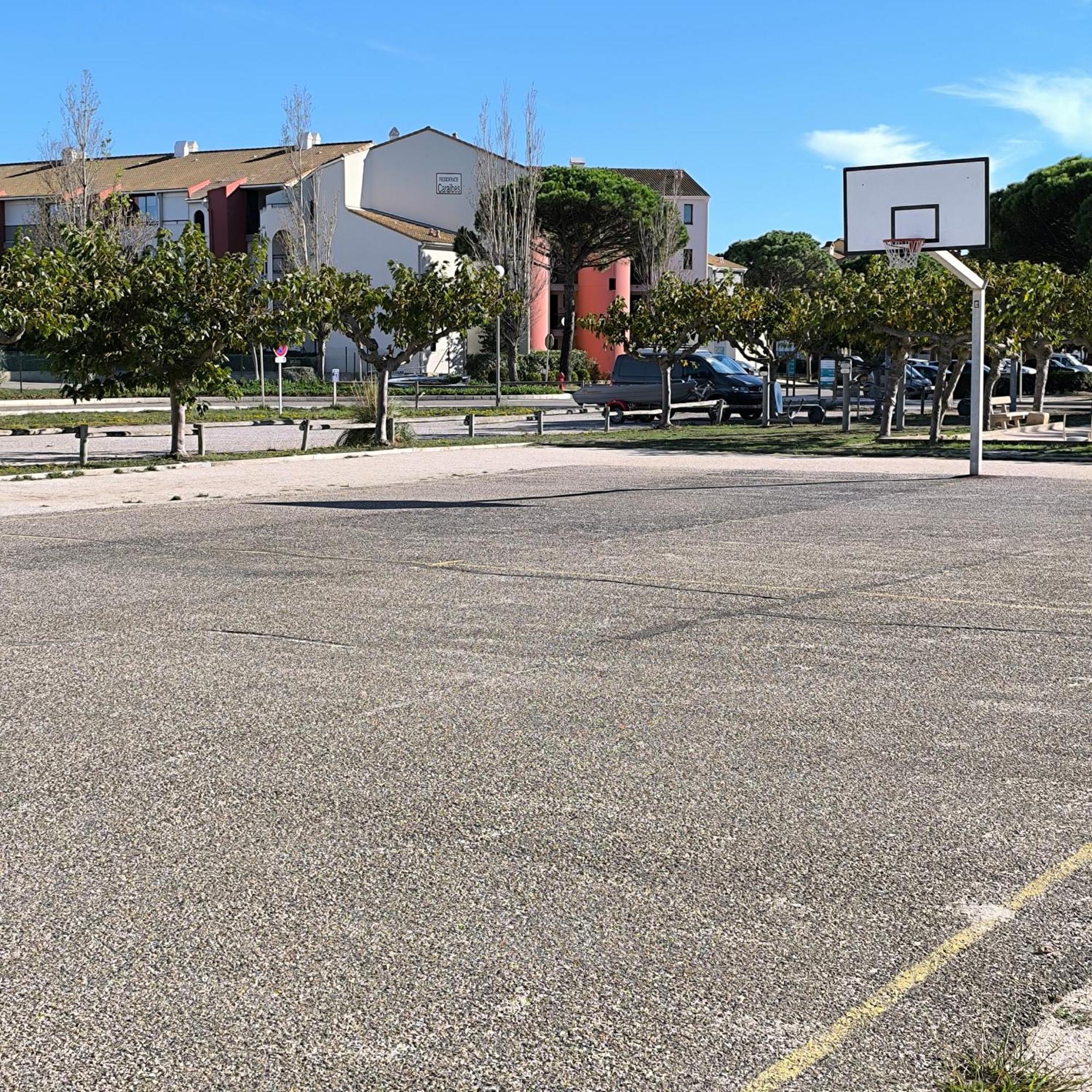 Le Petit Barcares Apartment Le Barcares Bagian luar foto