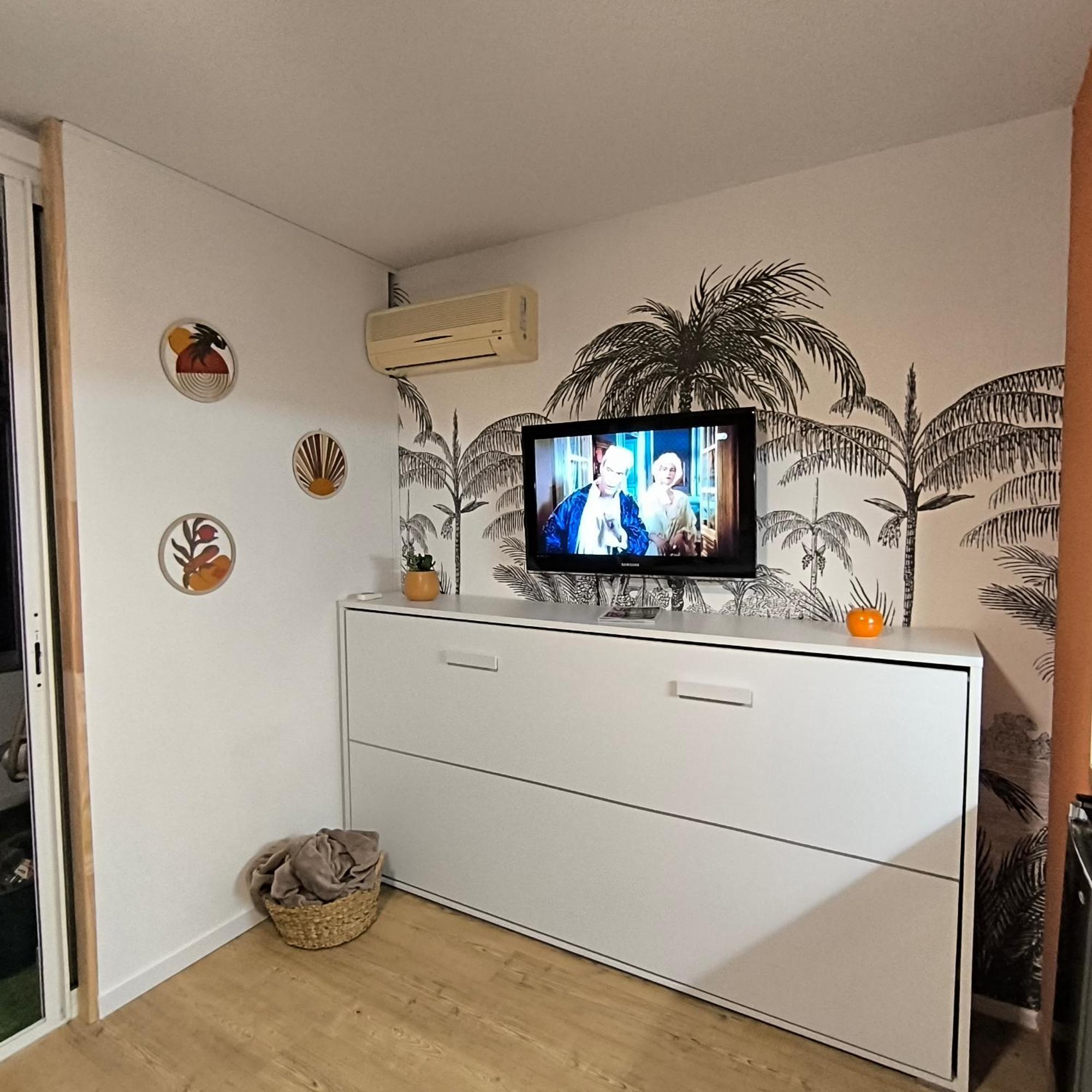 Le Petit Barcares Apartment Le Barcares Bagian luar foto